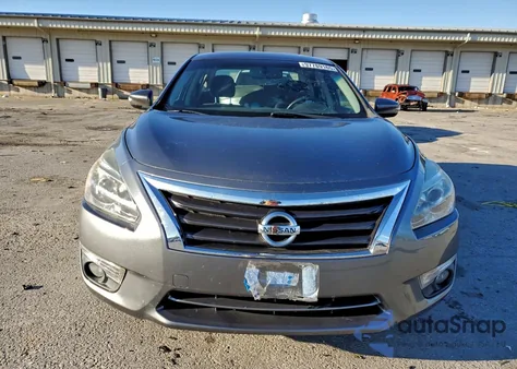 2015 Nissan Altima 2.5 из США, поврежденный, VIN 1N4AL3AP5FC583736